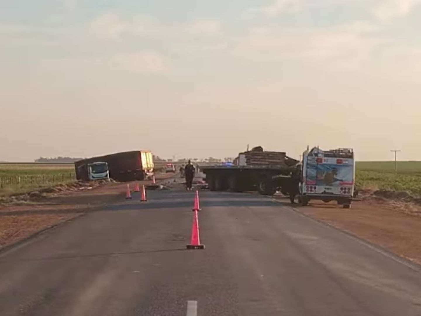 Tragedia en la ruta: choque frontal de camiones deja un muerto