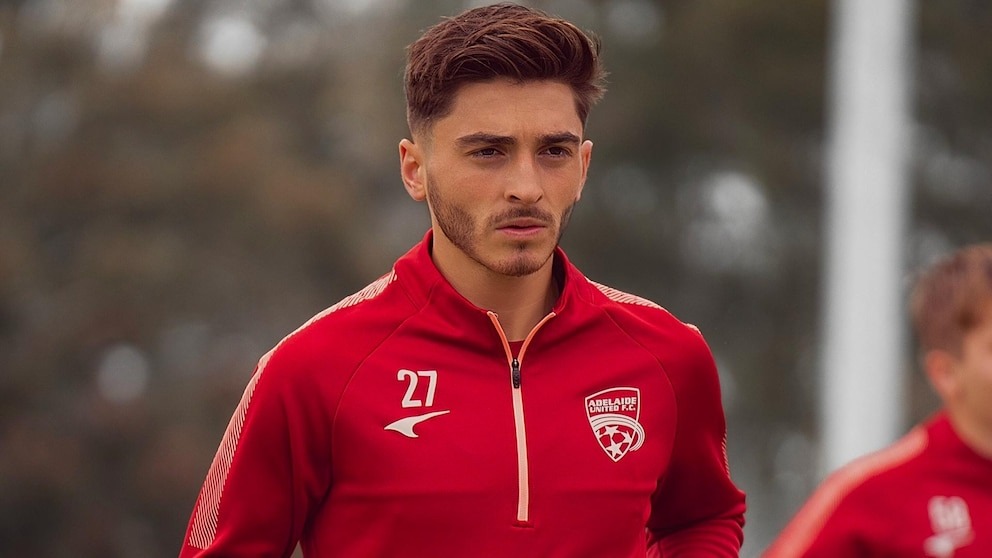 Un futbolista denunció que fue despedido por ser homosexual y su ex club lo negó