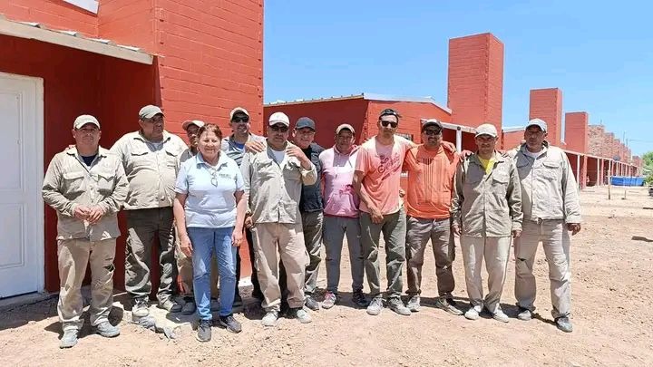 El intendente entregó nuevas viviendas ecológicas en Añatuya