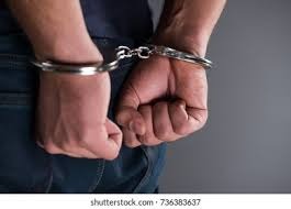 Detuvieron a un subcomisario por la presunta venta de teléfonos celulares secuestrados