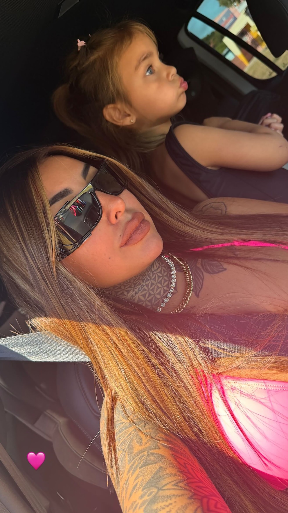 Tamara Báez disfruta de un verano familiar en Pinamar: playa, cuatriciclos y romance