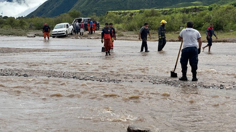 Rescate a contrarreloj en Aconquija por la crecida de un río en Catamarca