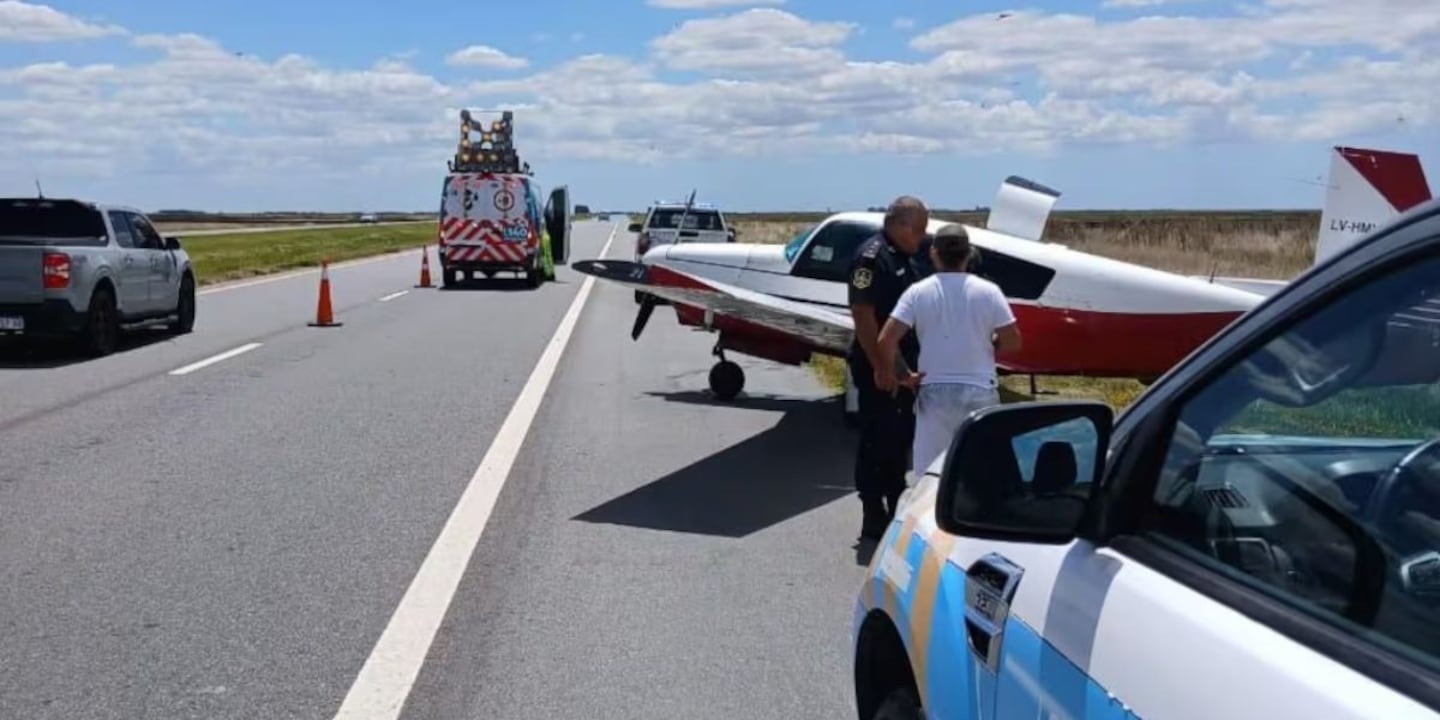 Avioneta aterrizó de emergencia en la ruta 56 tras falla en el motor