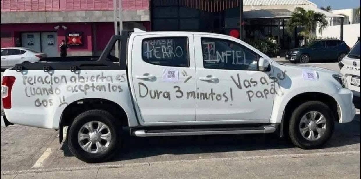 Amor y despecho: mujer deja su marca en la camioneta de su esposo