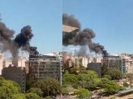 Incendio en Monserrat: evacuaron a 70 personas y tres fueron asistidas por el SAME