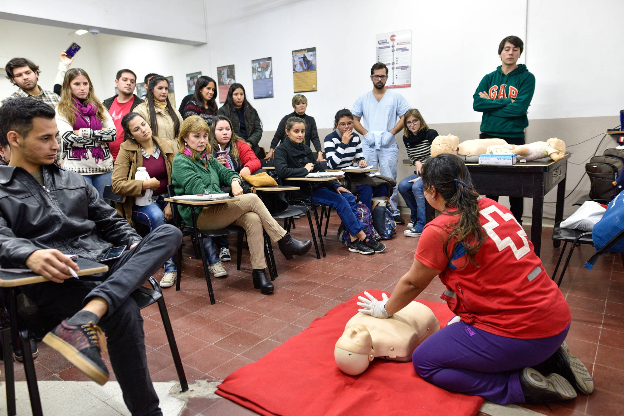 Cursos intensivos de primeros auxilios: Cruz Roja dictará nuevas capacitaciones en Santiago