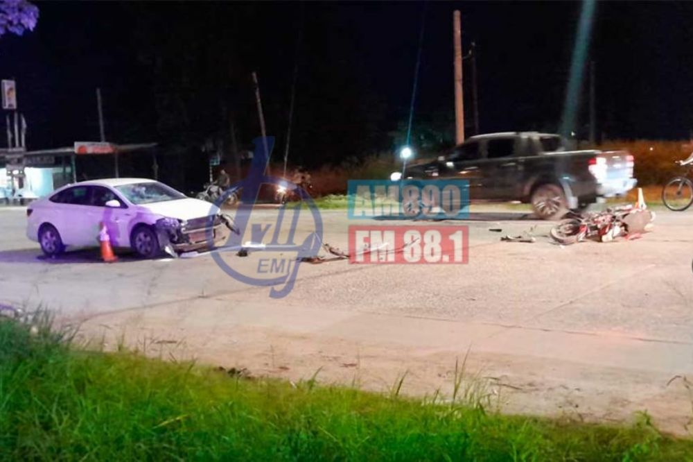 Tremendo choque en Ruta 51: motociclista impactó contra el parabrisas
