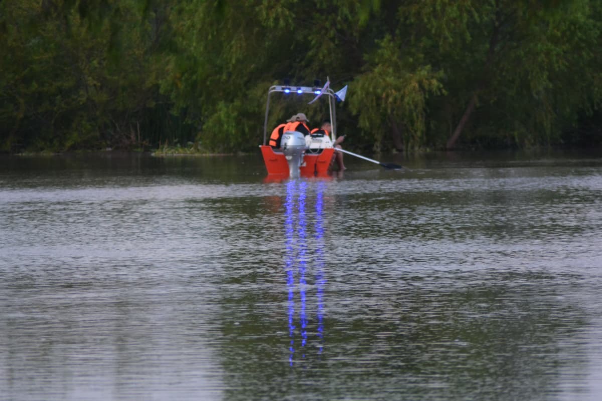 Refuerzan la seguridad en la Costanera por la crecida del Río Dulce