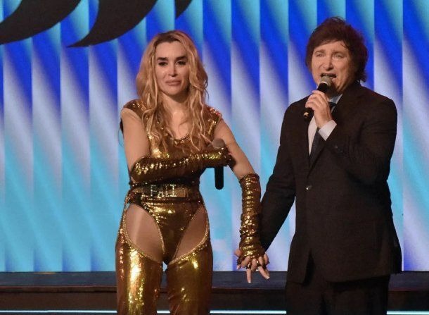 Javier Milei asistirá al teatro de Fátima Florez y podría cantar frente al público