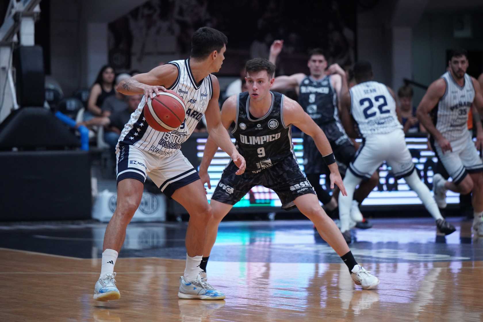 Peñarol doblega a Olímpico con poderío en los tableros y se lleva un triunfo clave de visitante