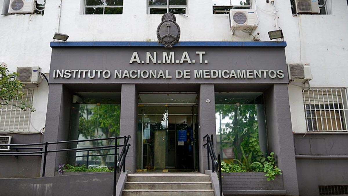 ANMAT prohibió productos capilares, de limpieza, perfumes y una pasta dental: de cuáles se trata