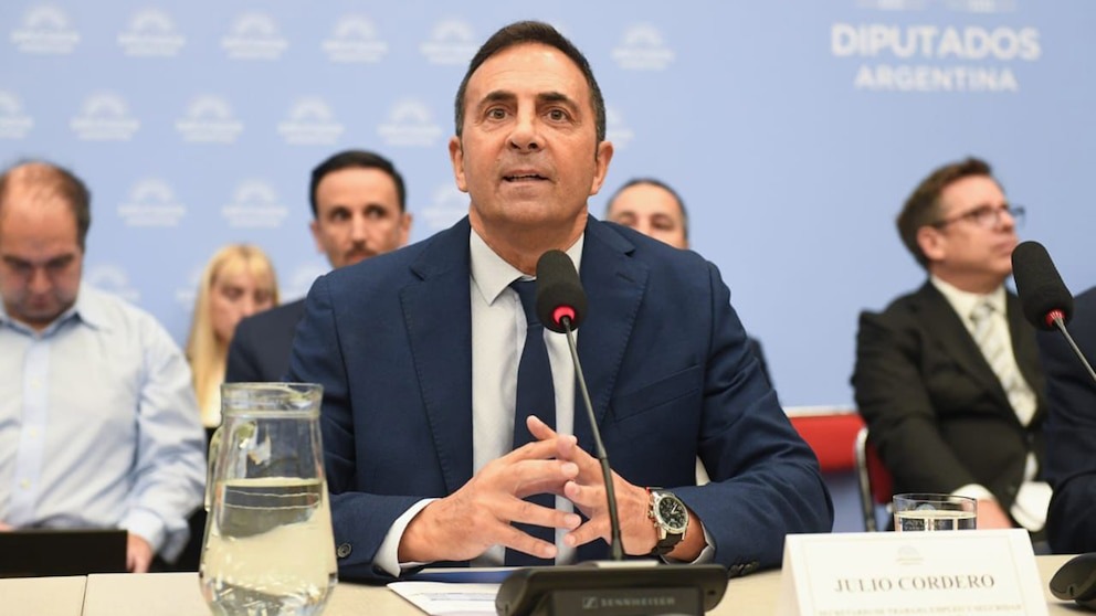 Insólito: para el Gobierno "los jóvenes ya no quieren irse 35 días de vacaciones"