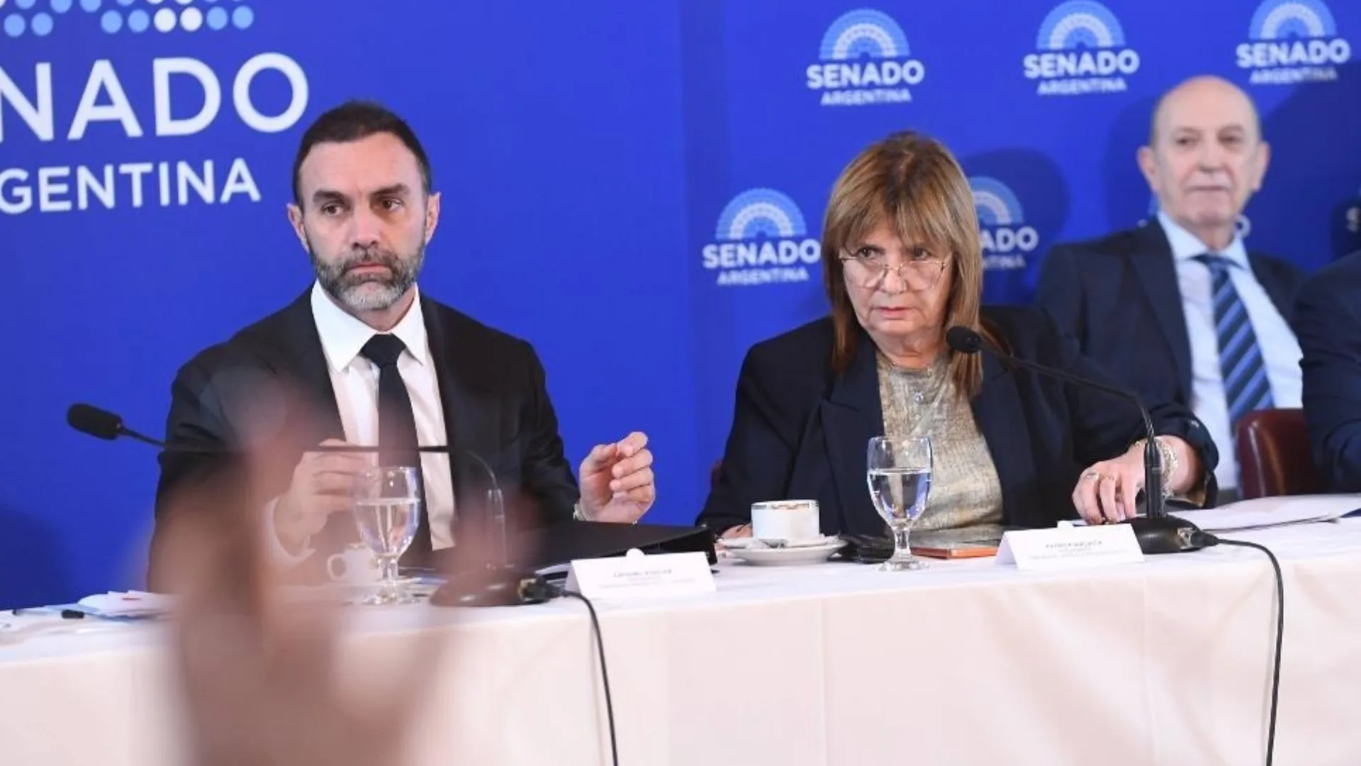 El Gobierno acordó cambios en la reforma laboral y el capítulo de ganancias pende de un hilo