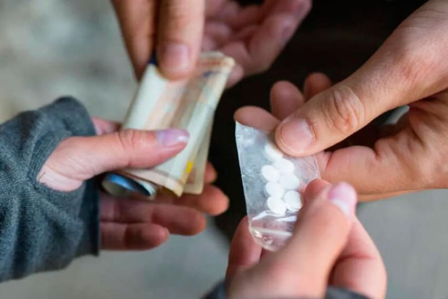 Dos hermanas golpearon brutalmente a su madre y le robaron plata para drogarse