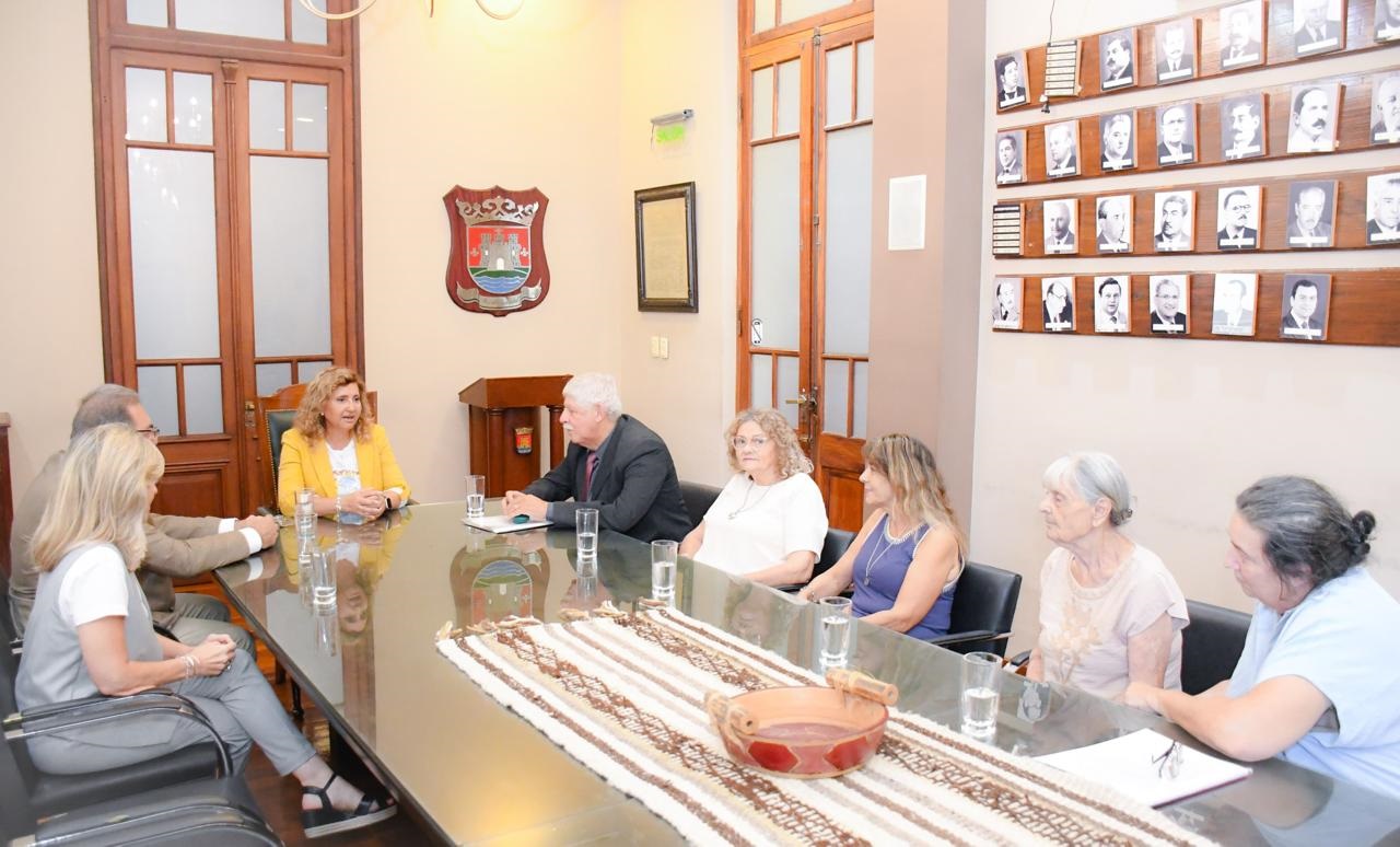 La intendente Fuentes se reunió con directivos de Casa D Italia para proyectar iniciativas sociales y culturales 2026