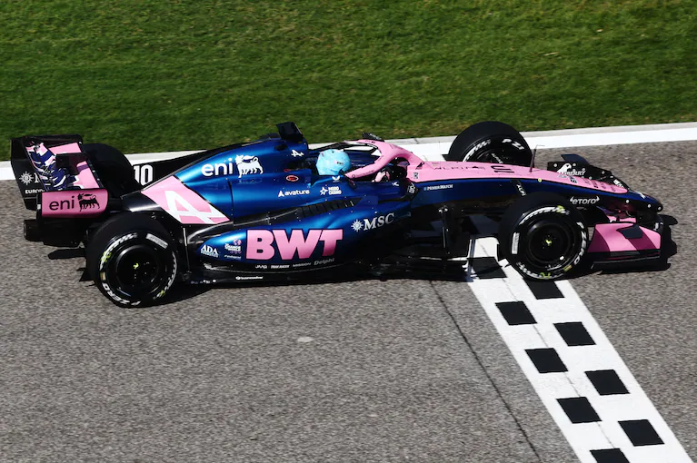 Alpine volvió a sufrir en Bahréin: el auto de Gasly se detuvo en pista