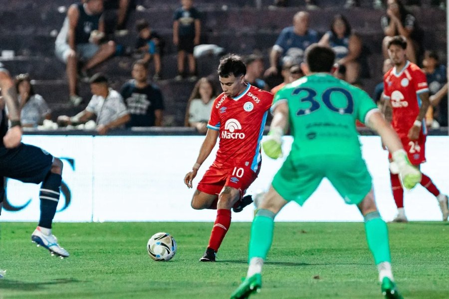 Belgrano dio el golpe en Mendoza: venció al líder Independiente Rivadavia y se prende en el torneo