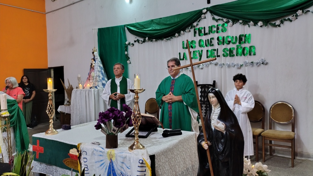 Con profunda devoción, la imagen de Mama Antula fue recibida en Fernández