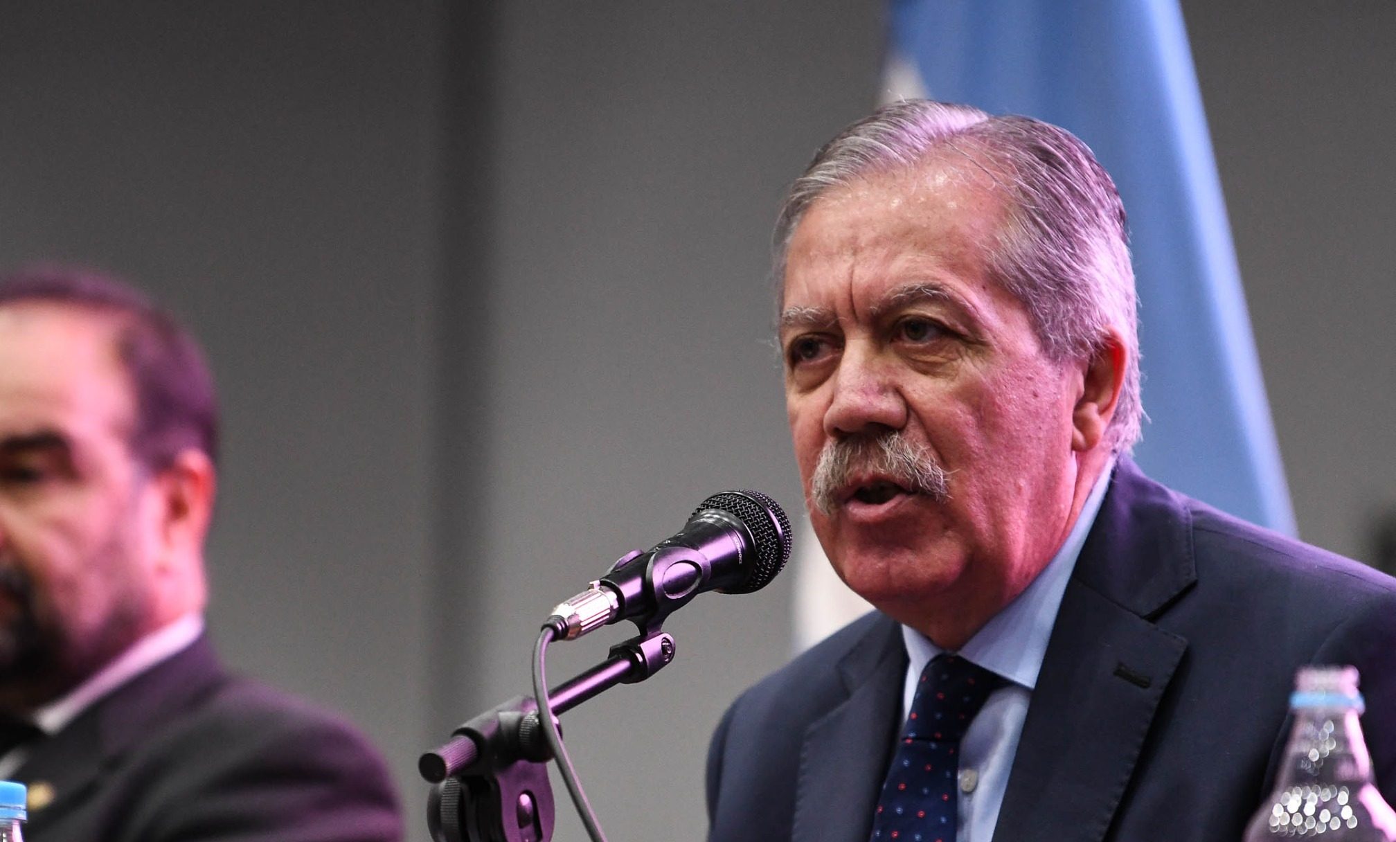 El gobierno provincial anunció un aumento salarial del 42,4% para la administración pública y eleva el piso a $1.130.000