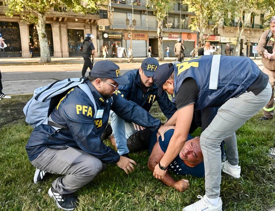 Reforma laboral: 12 detenidos por las protestas en el Congreso