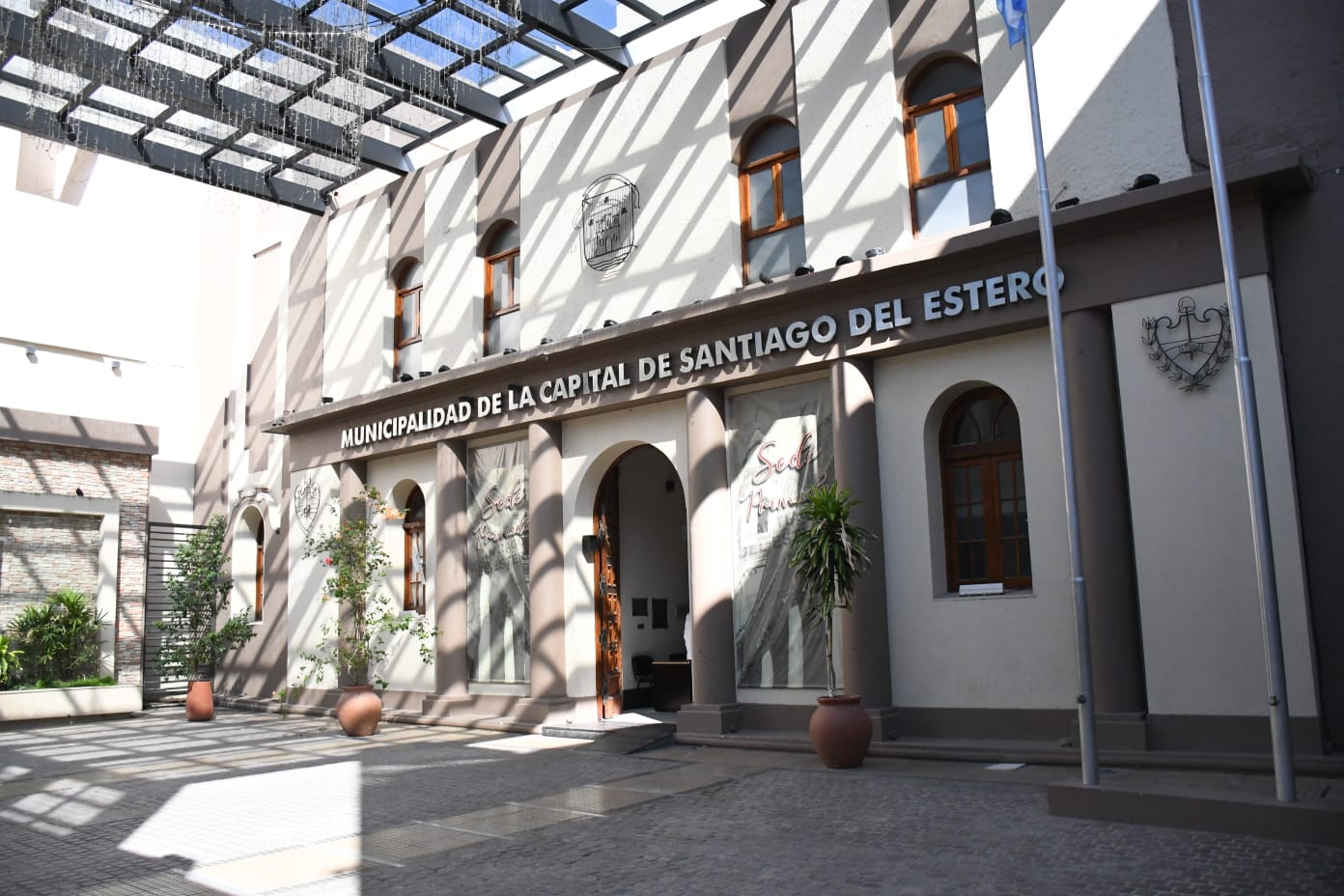 La Municipalidad adhiere al aumento del 42,4% y pagará el bono de $250.000 este viernes