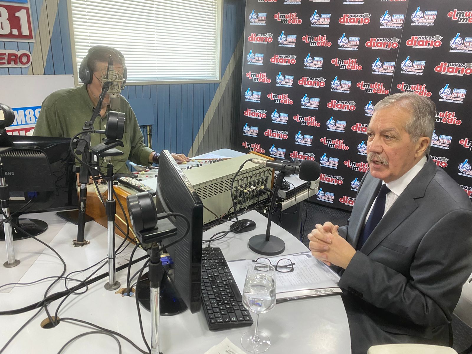 El Gobermnador Elías Suárez en LV11: "La escuela es un lugar sagrado" y priorizarán a docentes sin trabajo en la opción de cargos