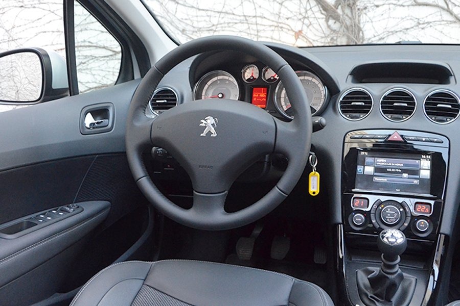 Comerciante denunció a una agencia bandeña por venderle un automóvil roto