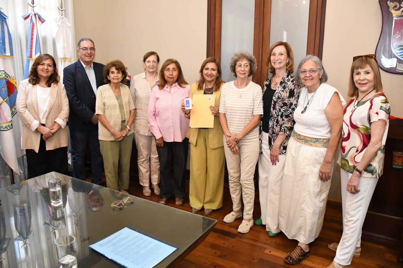 La intendente Norma Fuentes recibió a las autoridades de la Biblioteca Agustín Álvarez, que celebrará su centenario en 2026