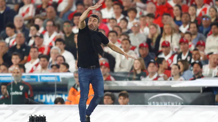 Eduardo Coudet rompió el silencio sobre River: "Si llega una oferta, la valoraría"