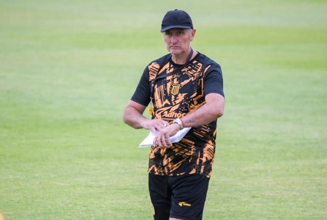 Mitre ajusta piezas y Carlos Mayor define el equipo para jugar ante Racing