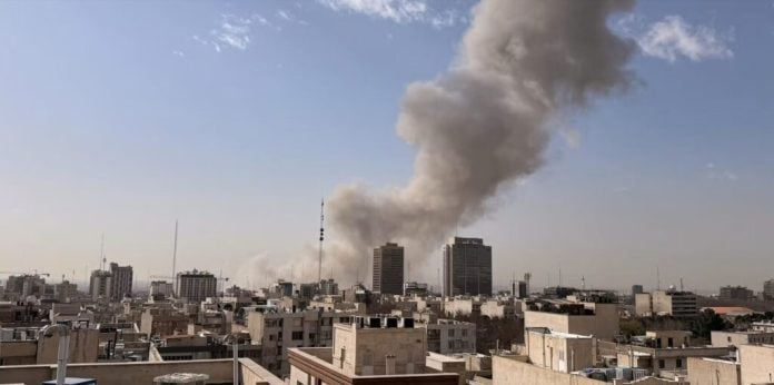 EE.UU. e Israel atacan Irán y apuntan contra Khamenei y Pezeshkian: líderes fueron evacuados