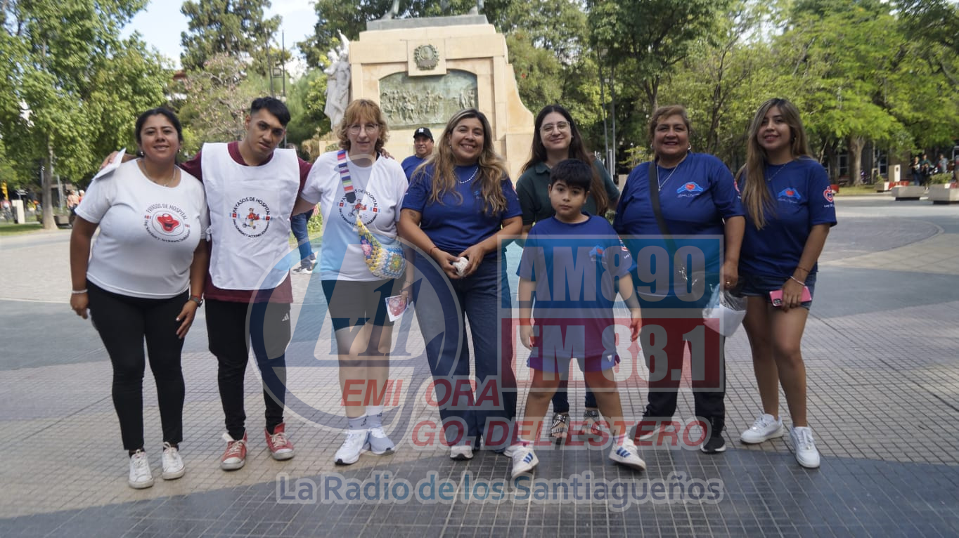 Integrantes de Latidos Diferentes propusieron hoy una jornada alusiva al Día Internacional de las Cardiopatías Congénitas en plaza Libertad