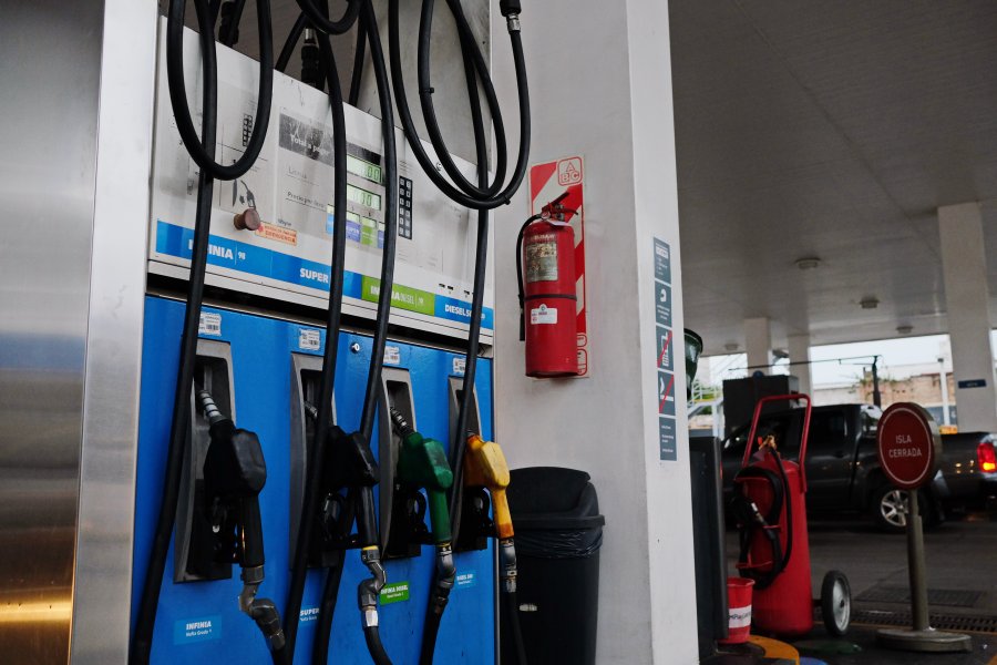 Nueva suba de combustibles en Santiago: la nafta súper ya superó los $1.800