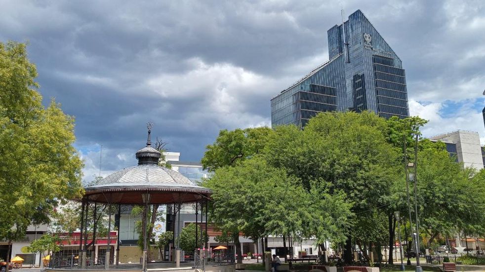 Miércoles inestable en Santiago: anuncian tormentas y una máxima de 30°