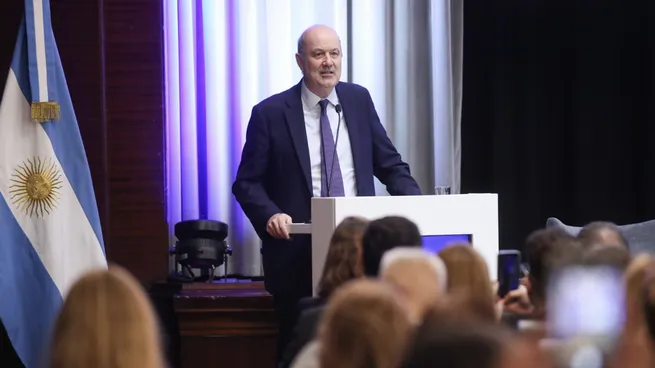 Federico Sturzenegger adelantó cambios en Defensa de la Competencia y lanzó duras críticas contra el Estado