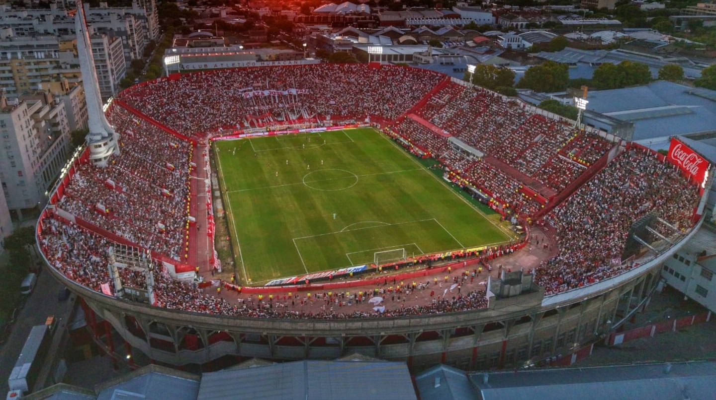Tras el derrumbe en Parque Patricios, se mantiene la duda sobre la sede del partido entre Huracán y River