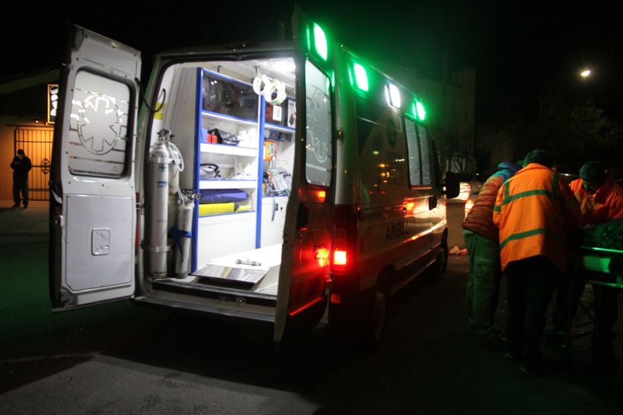Fatal choque en la Ruta 64: un muerto y cinco heridos tras una colisión entre camionetas y una moto