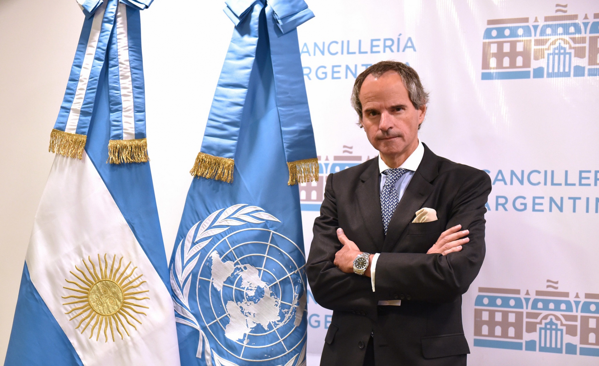 Alerta de la OIEA: Rafael Grossi advirtió que Irán tiene uranio para fabricar "una decena de bombas nucleares"