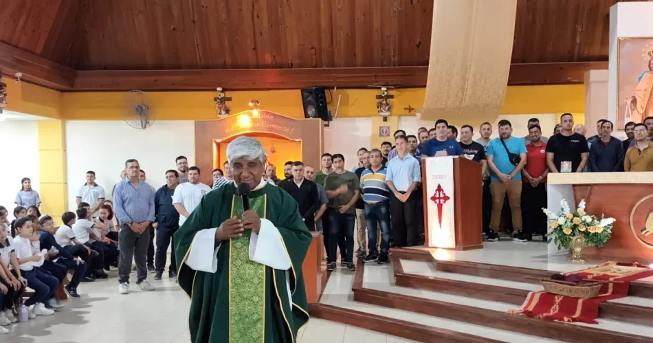 Luis Cruz, párroco de Santiago Apóstol: una "noche heroica", vía crucis en bicicleta y vigilia pascual para celebrar la Semana Santa