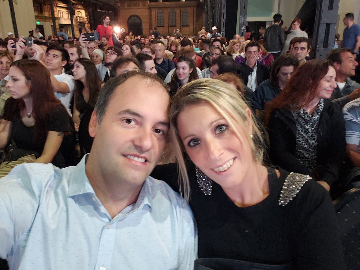 Denunciaron penalmente a Manuel Adorni por el viaje de su esposa en el avión presidencial