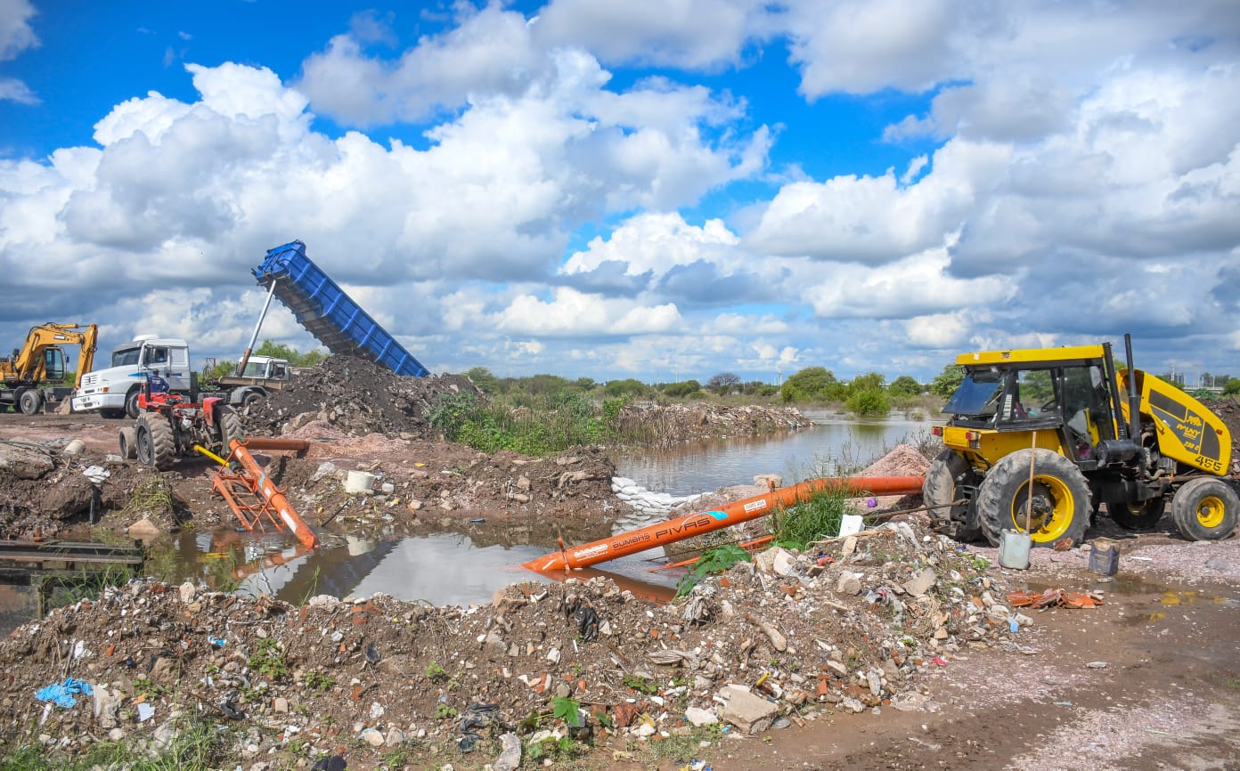 El Comité de Emergencia de la Capital continúa con los trabajos para aliviar el desagüe del barrio La Católica