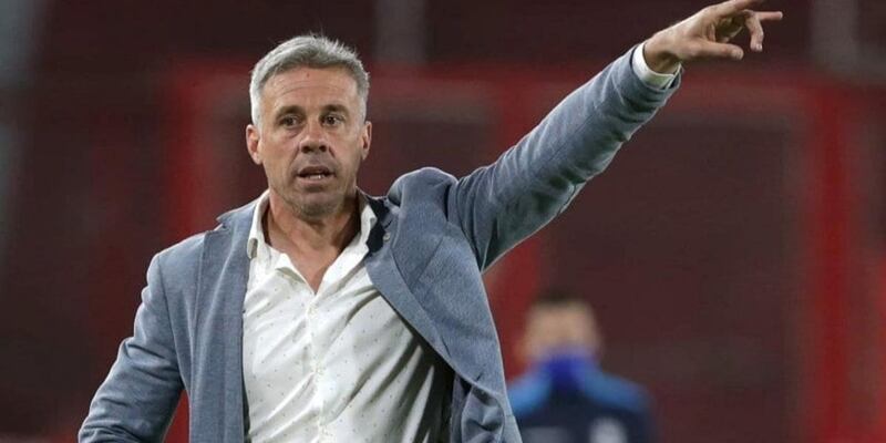 Pusineri tras el empate en Varela: "En el fútbol argentino hoy se trata de sobrevivir y sumar"