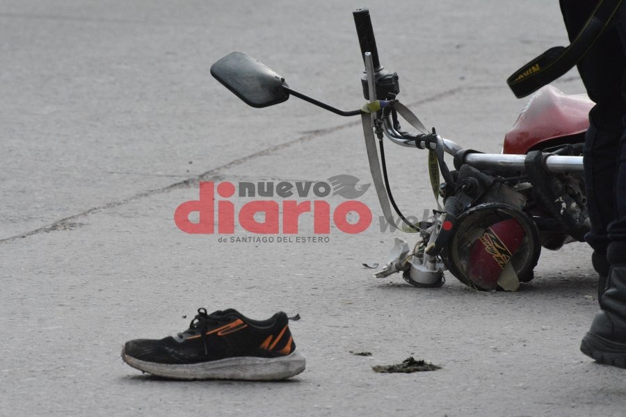 Un abuelo de 77 años terminó herido tras un fuerte derrape en moto cuando volvía de trabajar.