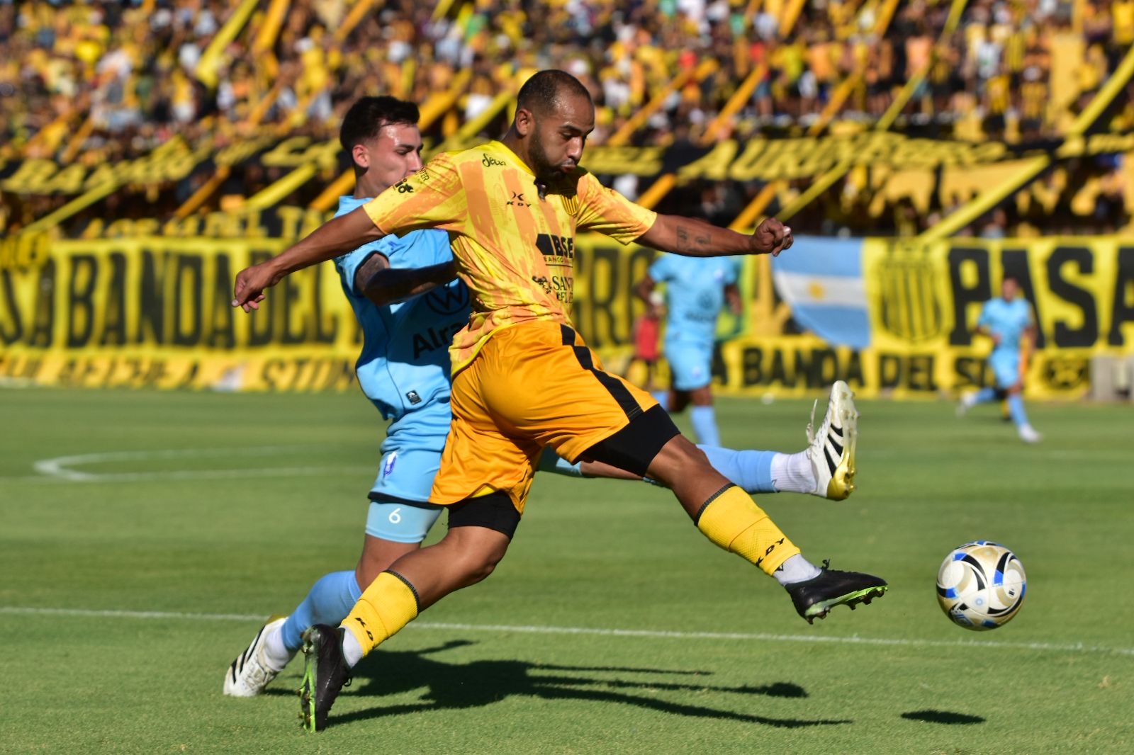 Mitre lo empató sobre el final ante Ciudad Bolívar