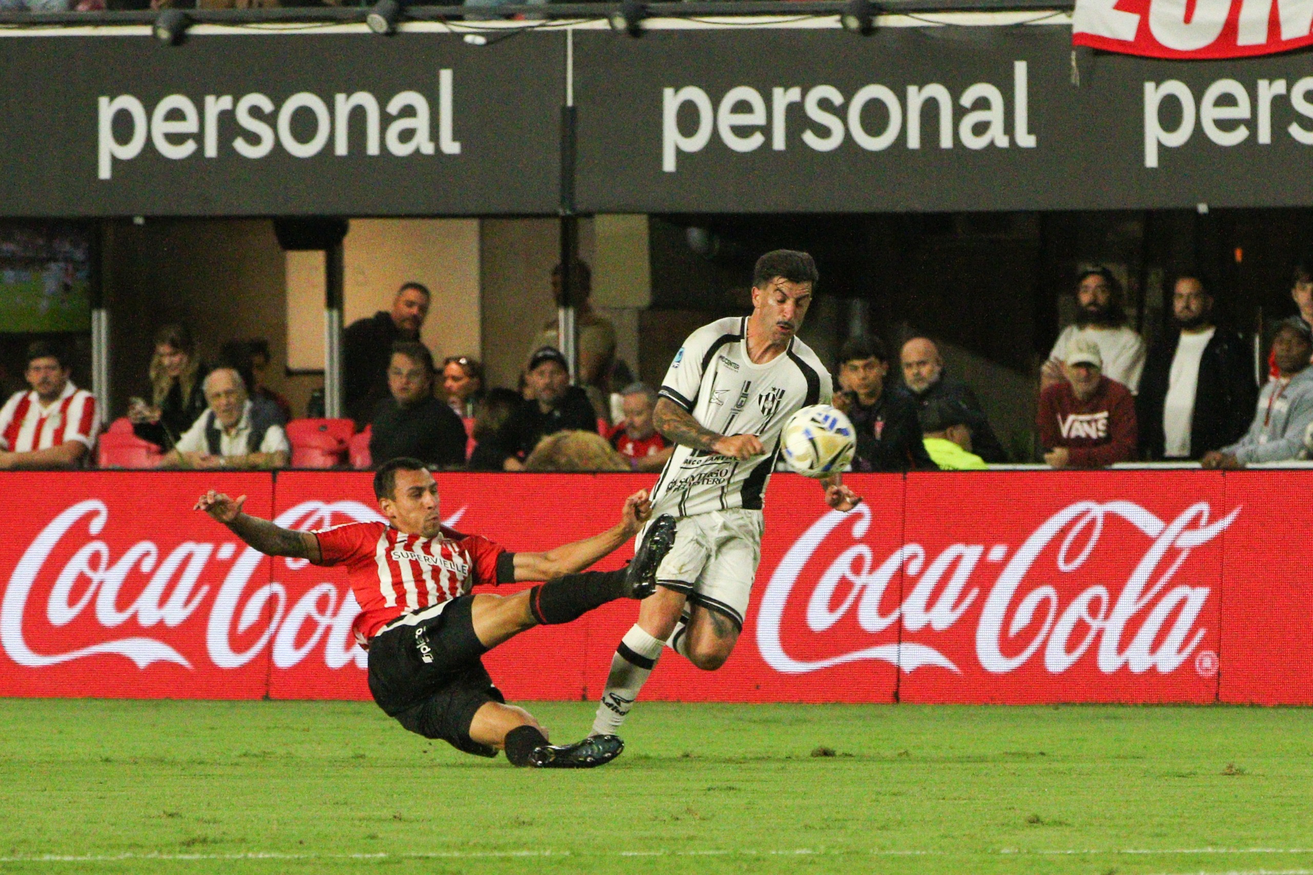 Central Córdoba fue goleado por Estudiantes en La Plata y dejó una imagen preocupante