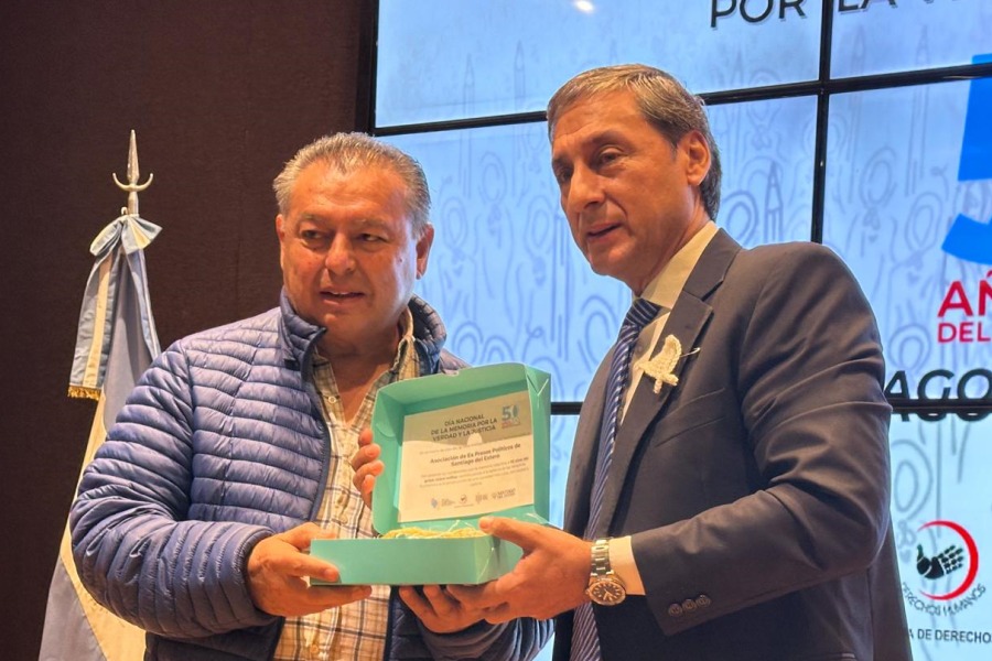 "En Santiago, la democracia y los DD.HH. son políticas de Estado innegociables"