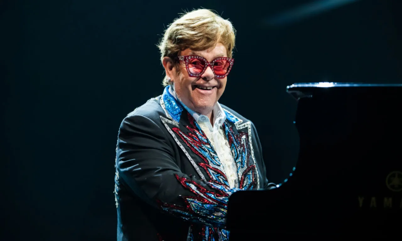 Una leyenda de la música cumple años: Elton John celebra su historia eterna