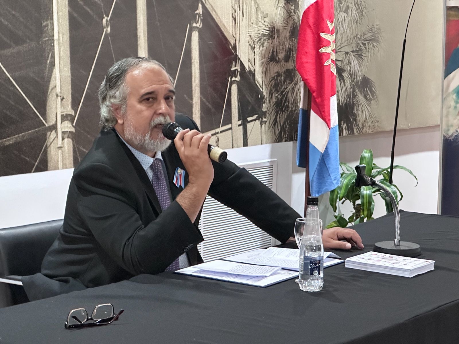 Colimodio disertó sobre San Martín y Belgrano en la Legislatura provincial