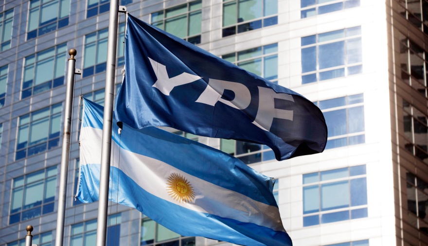 Fallo clave en EE.UU.: la Argentina evita pagar más de US$16.000 millones por el caso YPF