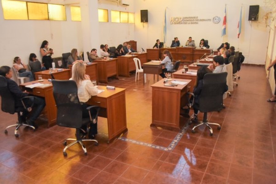 INFORME EXCLUSIVO NUEVO DIARIO: Ficha Limpia sí, pero no así: el proyecto de More nace viciado y puede terminar en la Justicia